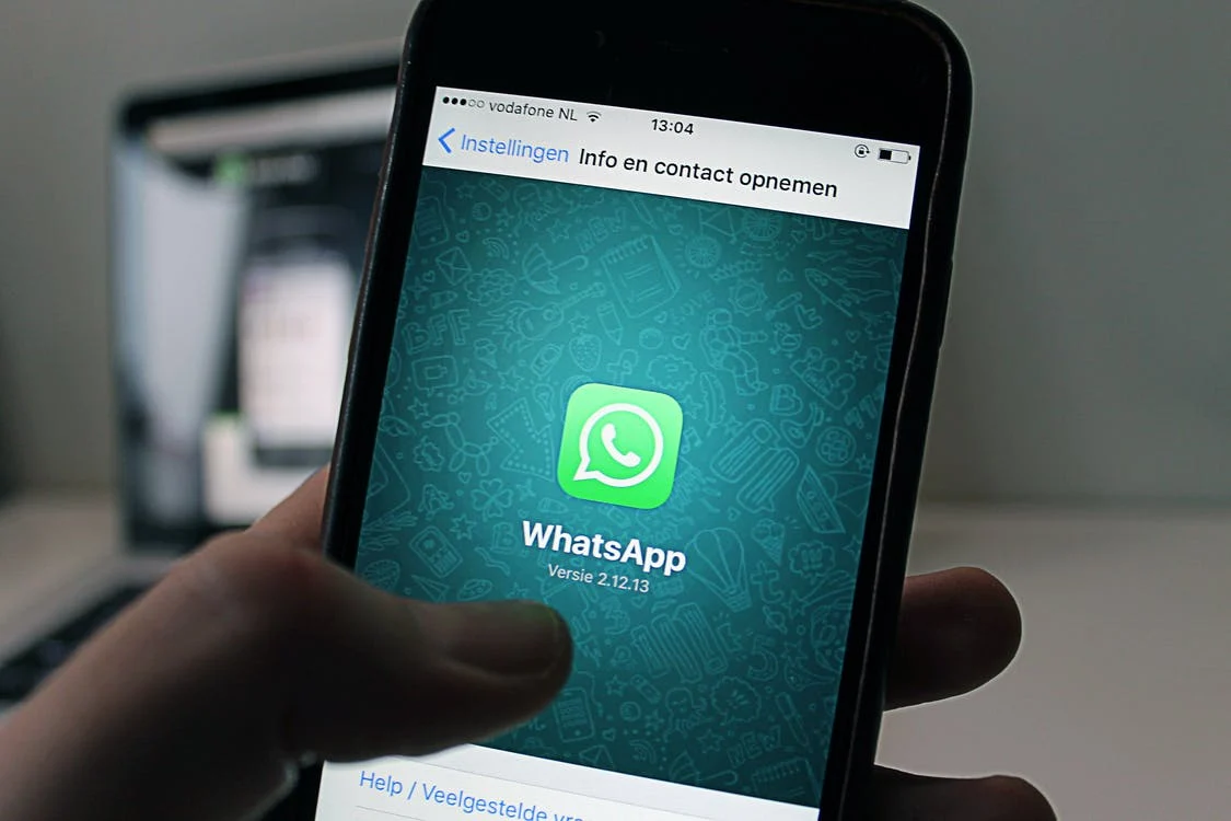 Artık WhatsApp mesajlarına tüm emojilerle tepki verebilirsiniz