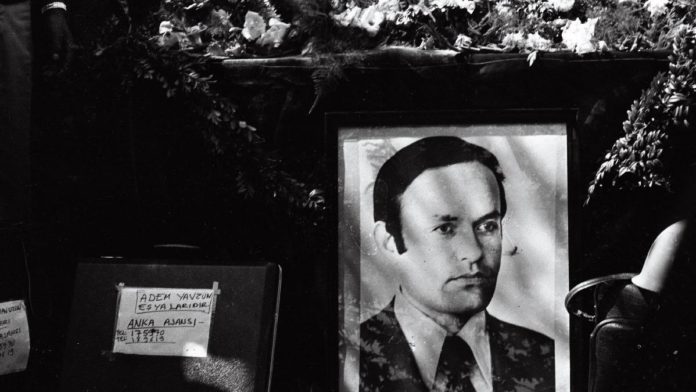 Kıbrıs Barış Harekatı’nın tek gazeteci şehidi mezarı başında anıldı