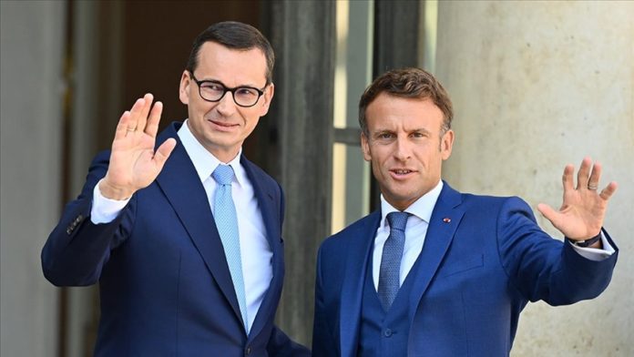 Macron, Paris'te Polonya Başbakanı Morawiecki ile görüştü