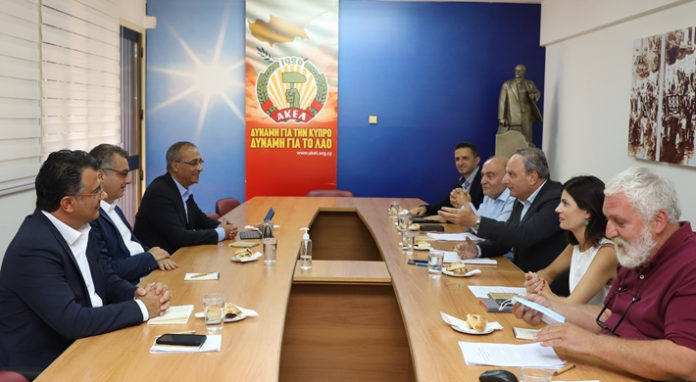 CTP, Güney Kıbrıs’ta faaliyet gösteren AKEL’i ziyaret ederek Genel Sekreter Stefanos Stefanou ve heyetiyle bir araya geldi.