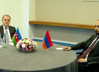 Azerbaycan ve Ermenistan Dışişleri Bakanları ile New York'ta üçlü toplantı yapan ABD Dışişleri Bakanı Blinken, iki ülke arasındaki çatışmaların durdurulması gerektiğine vurgu yaptı ve iki bakanı eylül sonuna kadar tekrar bir araya gelmeye teşvik etti.