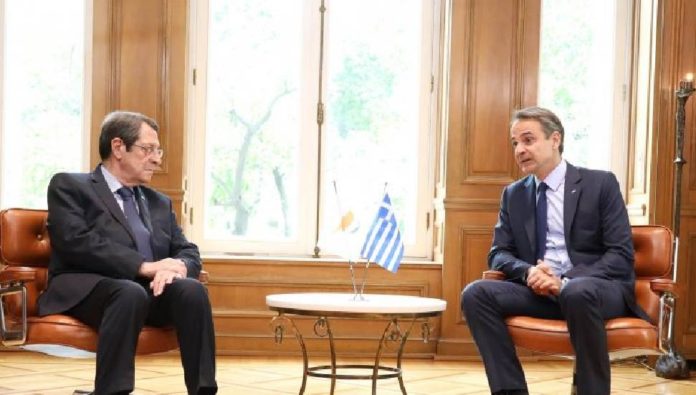 Rum lider Anastasiadis, Yunanistan Başbakanı Miçotakis’le görüştü