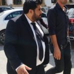 Lefkoşa’da ‘Sahtekarlıkla Para Temin’ ve ‘Emanetçi Tarafından Sirkat’ suçlarından tutuklanan avukat Sırdaş Kaptanoğlu, mahkemeye çıkarıldı.