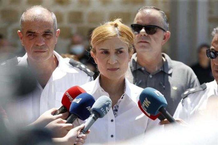Kıbrıslı Türk Tansu Cidan'ın (41) Güney Kıbrıs'taki Merkezi Cezaevi’nde dövülerek öldürülmesiyle ilgili olayın araştırılması kapsamında 6 personelin açığa alındığı belirtildi.