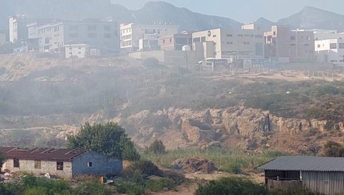 El-Sen: Teknecik çöplük alandaki yangından çalışanlar aşırı dumana maruz kaldı