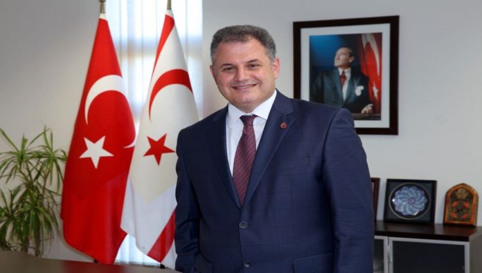 UKÜ Rektörü Halil Nadiri, Kıbrıs Postası’nın 21’inci kuruluş yıl dönümünü dolayısıyla yayımladığı mesajda, “Kıbrıs Postası, Kıbrıs Türk basınında internet gazeteciliğinin öncüsü” dedi.