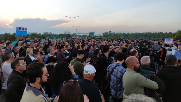 Lefkoşa Kermiya Çemberi'nde, külliye yapımını protesto etmek için “Külliyeye Hayır” yürüyüşü yapıldı.
