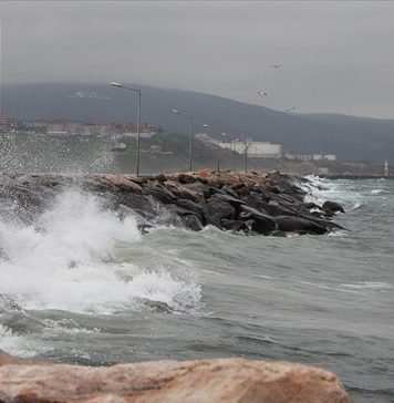 Meteoroloji Dairesi’nden uyarı: Gece yarısına kadar denizlerde fırtınamsı rüzgar bekleniyor