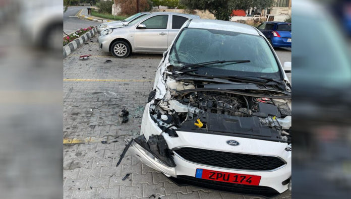 Girne'de araçlara ve yayaya çarpıp kaçan araç sürücüsü aranıyor!