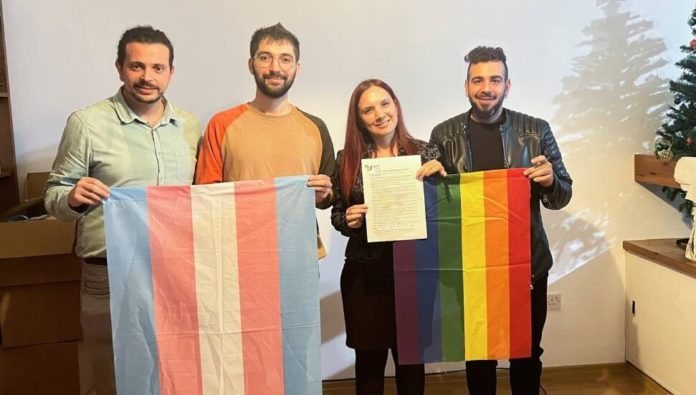 Bağımsızlık Yolu Meclis Üye adayları, LGBTİ+ Dostu Belediyecilik Protokolü’nü imzaladı.