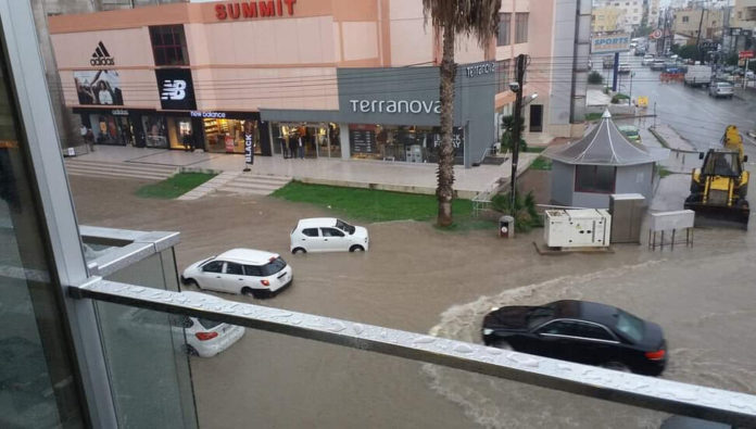 Gazimağusa'da sağanak yağış
