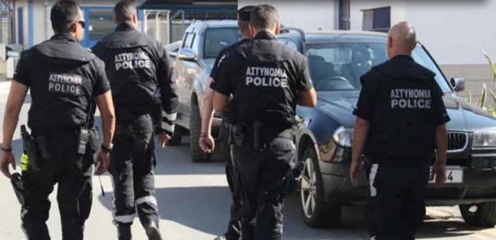 Güney Kıbrıs polis police