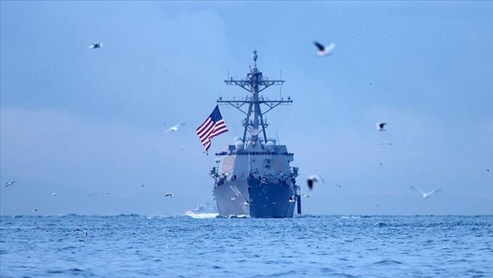 Çin ile ABD arasında Güney Çin Denizi'nde savaş gemisi