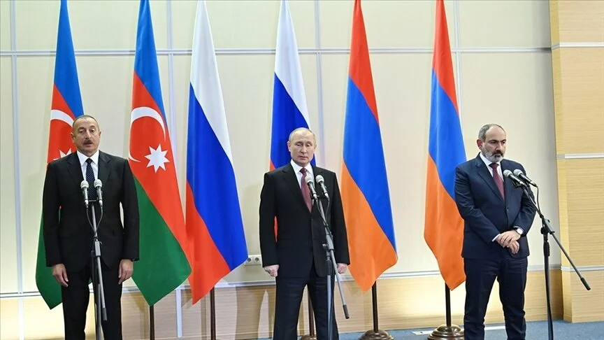 Putin, Aliyev ve Paşinyan, Moskova'da Azerbaycan-Ermenistan