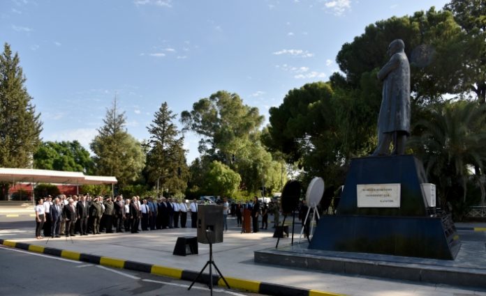 Gaziler Günü dolayısıyla Atatürk Anıtı