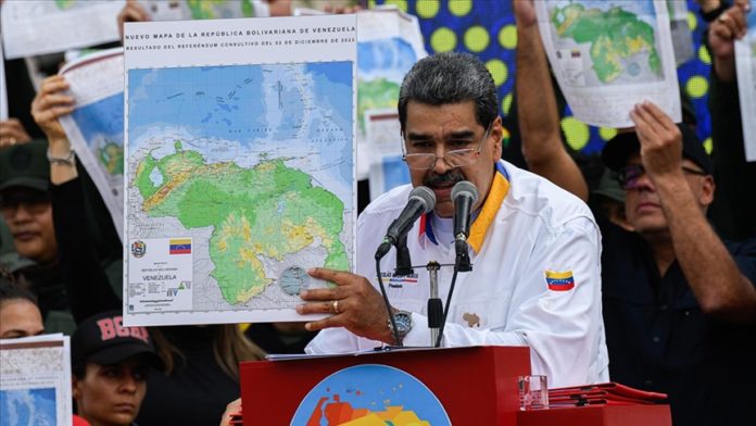 Devlet Başkanı Maduro, Esequibo